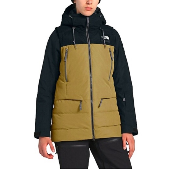 The North Face Jackets & Blazers - The North Face Women’s essential warm pallie down vest ❣️